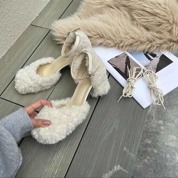 Shoes - Fur heels